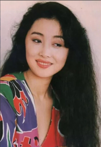 1993年，刘蓓嫁给导演张健，成为演员张若昀的妈妈，2002年，刘蓓离婚，很