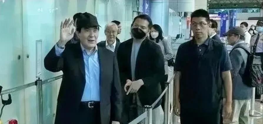 马英九再次登陆，绿营破防了；绿营元老级人物现身北京，绿当局无语了。台湾地区各界人