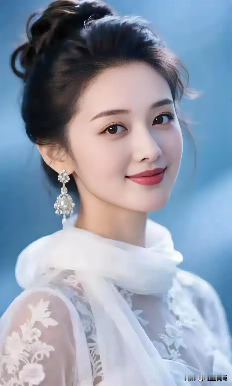 优雅白纱裙，甜美笑容，梦幻蓝背景，仙女气质满满！🌸✨