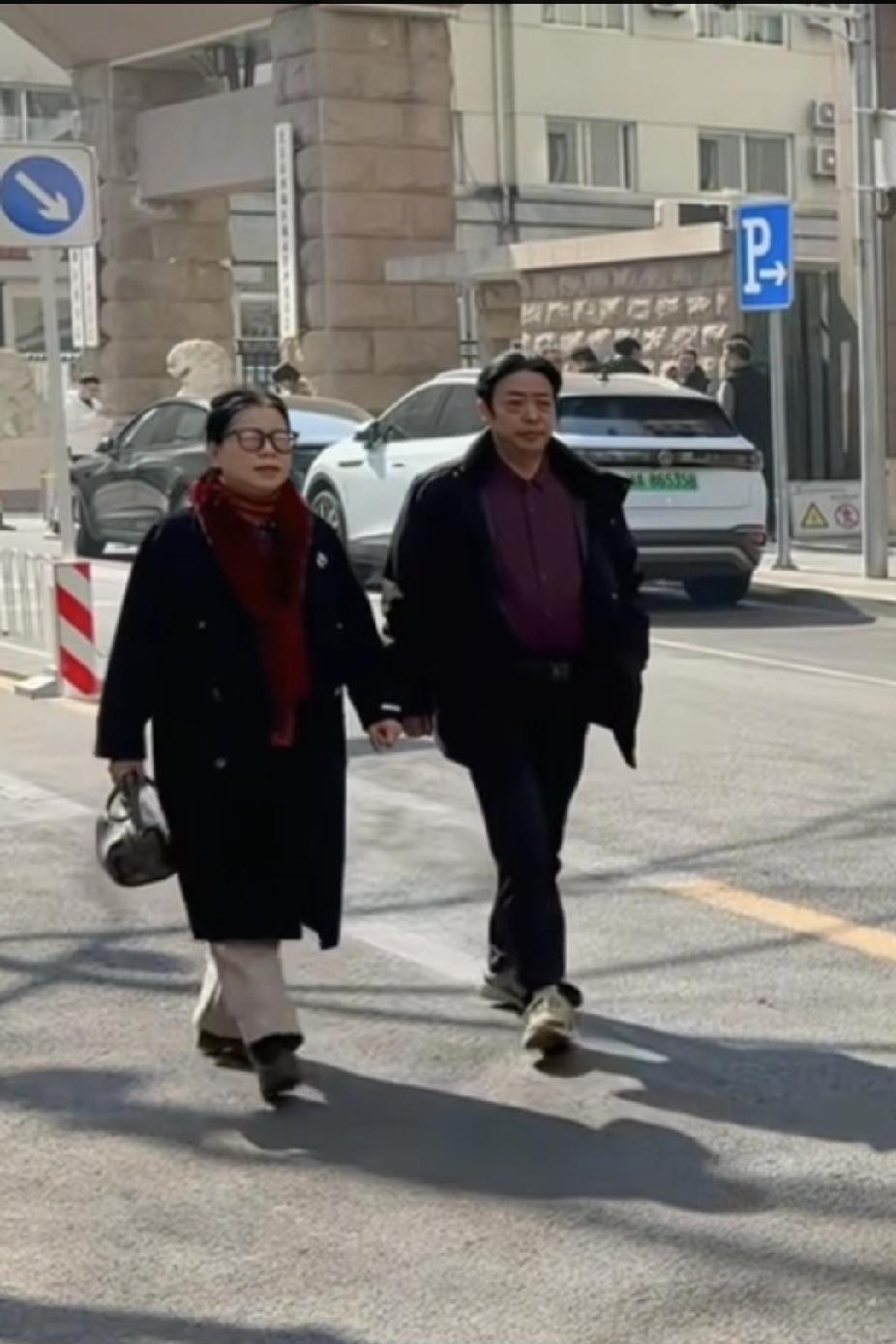 柴桑大姐直播回应事件进展！今天大姐直播，有人嘲笑大姐，叭叭六年一个没告倒，大