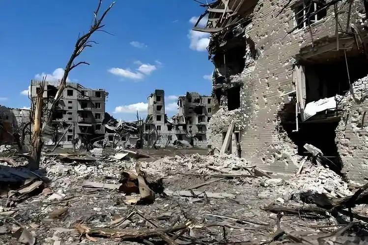 一场战争到底有多烧钱？假如开战中国每人捐1000元，1.4万亿军费在现代战争中能