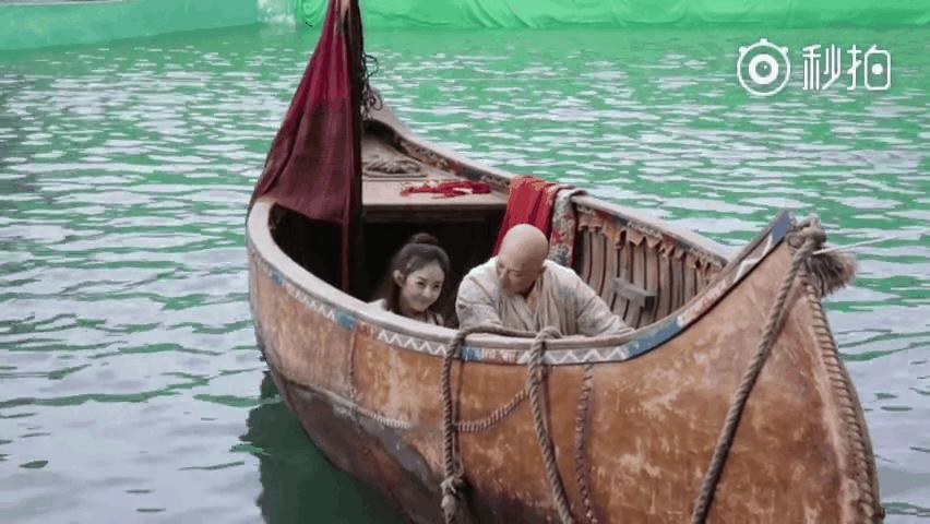 赵丽颖粉丝拿杨幂合法合理的婚礼照控评能伤害到谁，杨幂粉丝确实没法还回去没有一个人