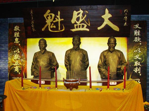 康熙亲征噶尔丹三次，随军粮草究竟怎么运的？这个细节史书很少提。10万人，深入