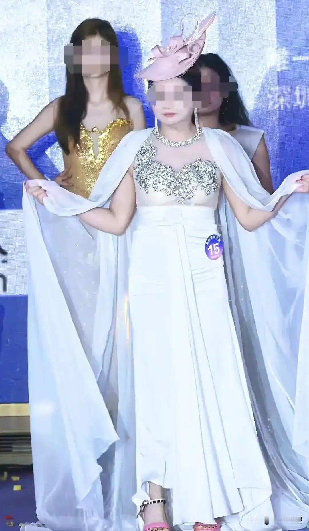 深圳这场“第28届国际模特大赛”的颁奖乌龙，简直离谱到让人哭笑不得！11月16号