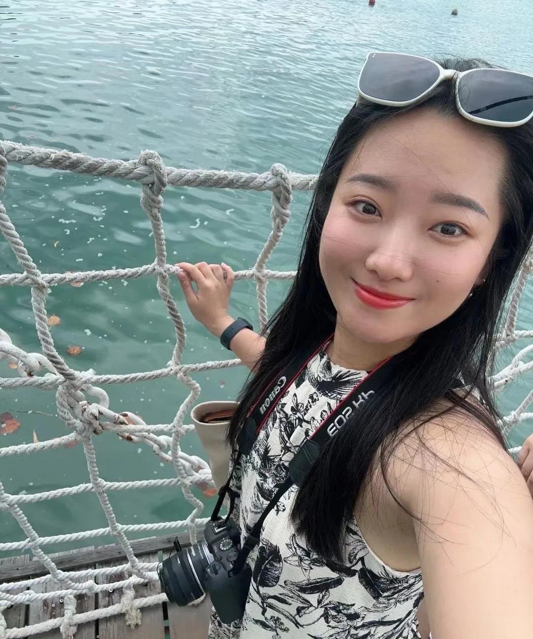 刷到三亚这事真让人痛心！27岁的年轻女子来三亚旅游，被蛇咬没有及时得到医治最后身
