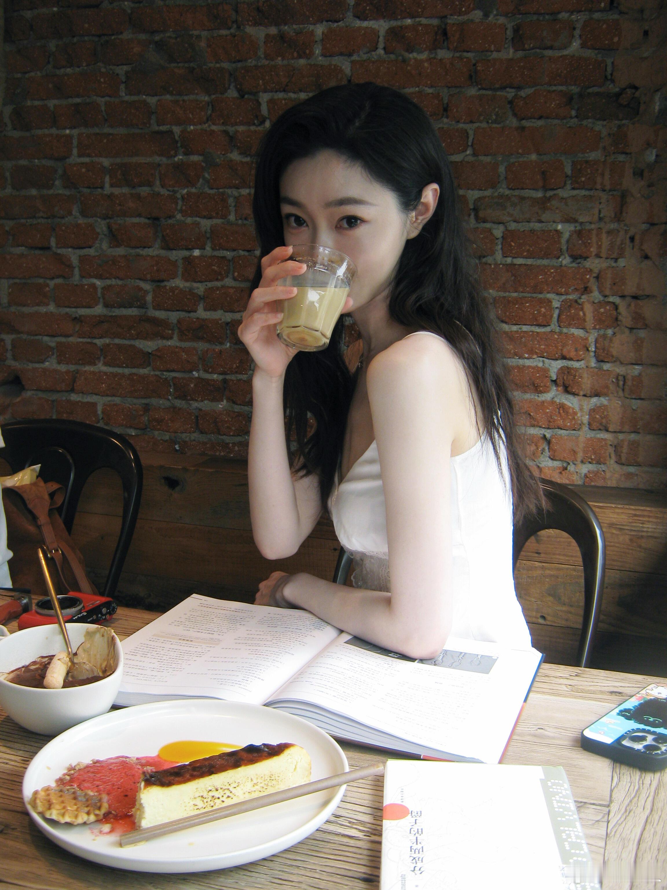 这组谁懂，我的白月光​​​