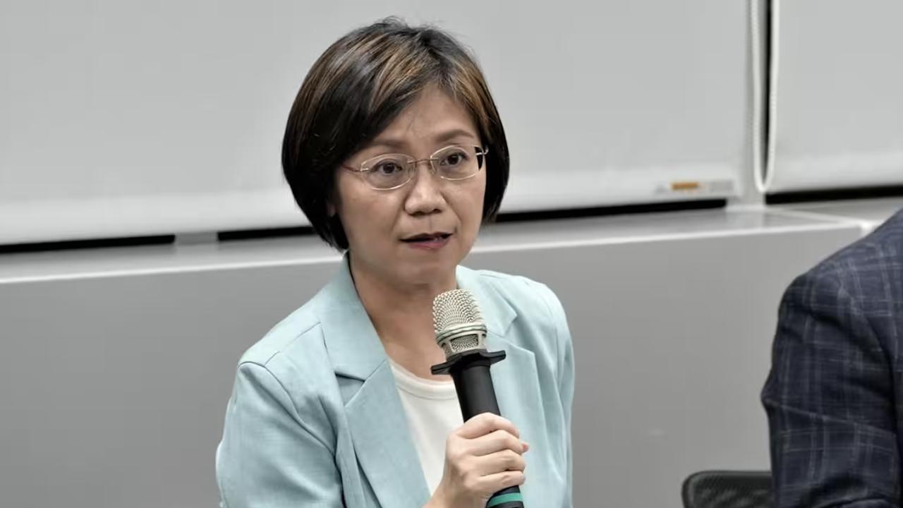 翁晓玲打到绿营痛处，绿媒倾巢围攻，要挺住啊！近日，国民党立委翁晓玲因推动相关