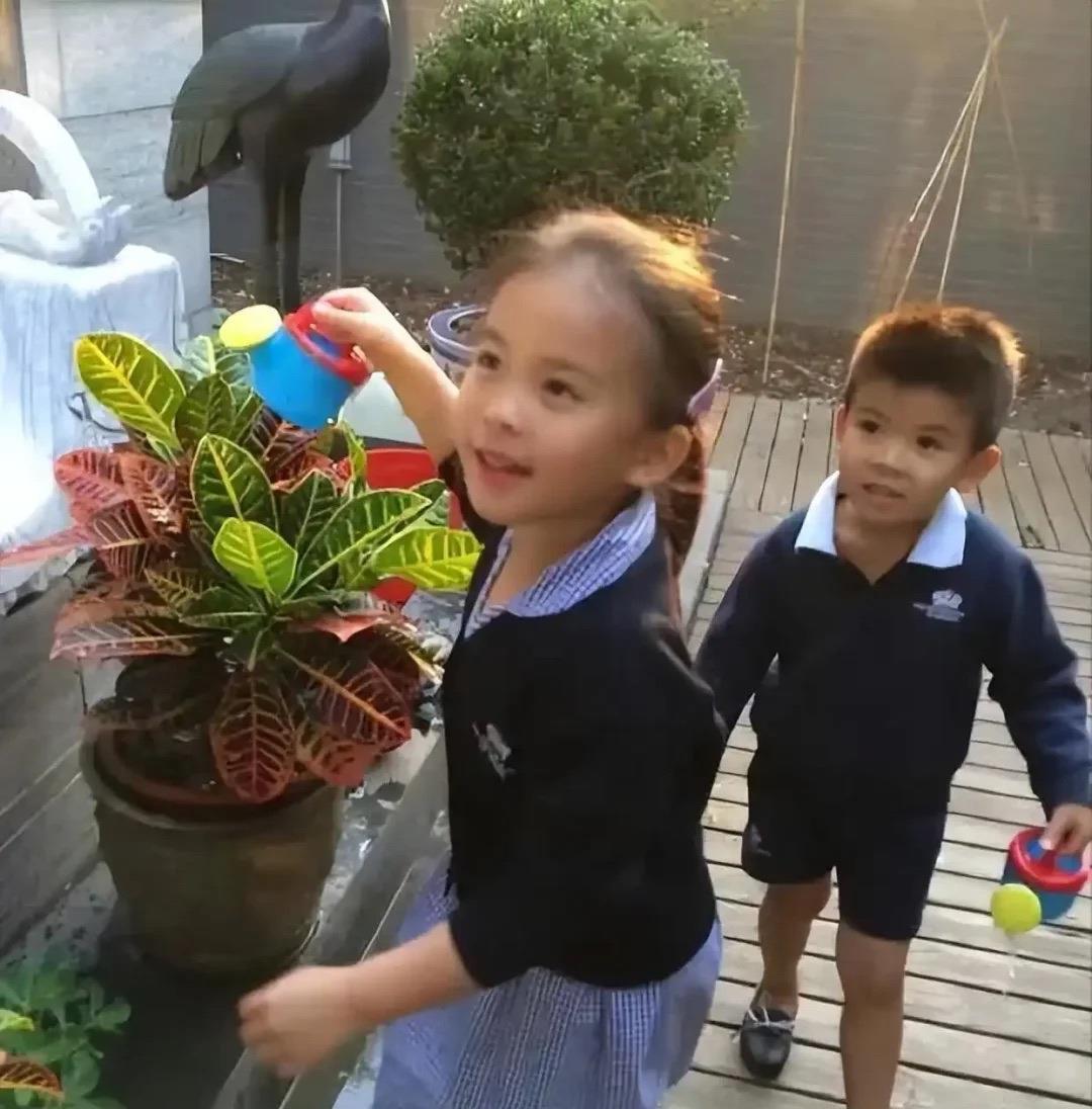 刘涛17岁女儿近照惊呆全网！钢琴高尔夫样样精通，这才是真正的星二代天花板17