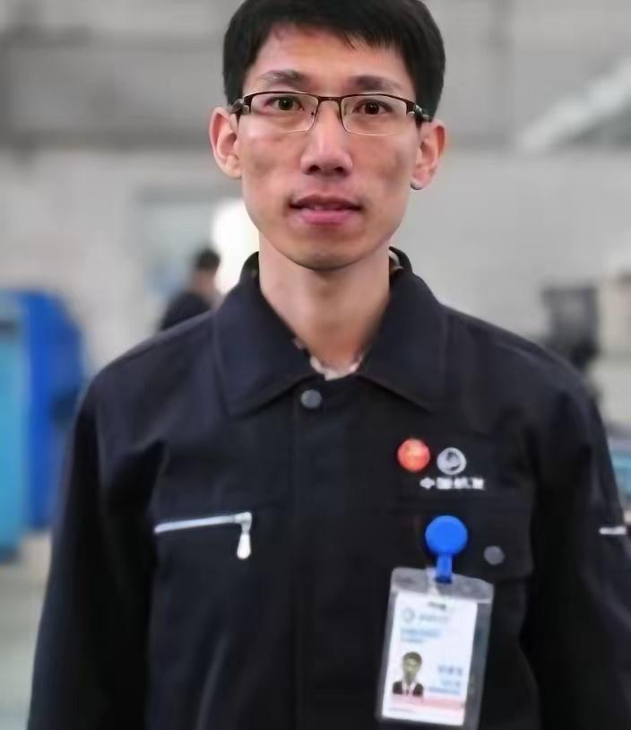 “离开中国，美国给你年薪1000万！”2019年美国开出了上千万年薪的条件，要“