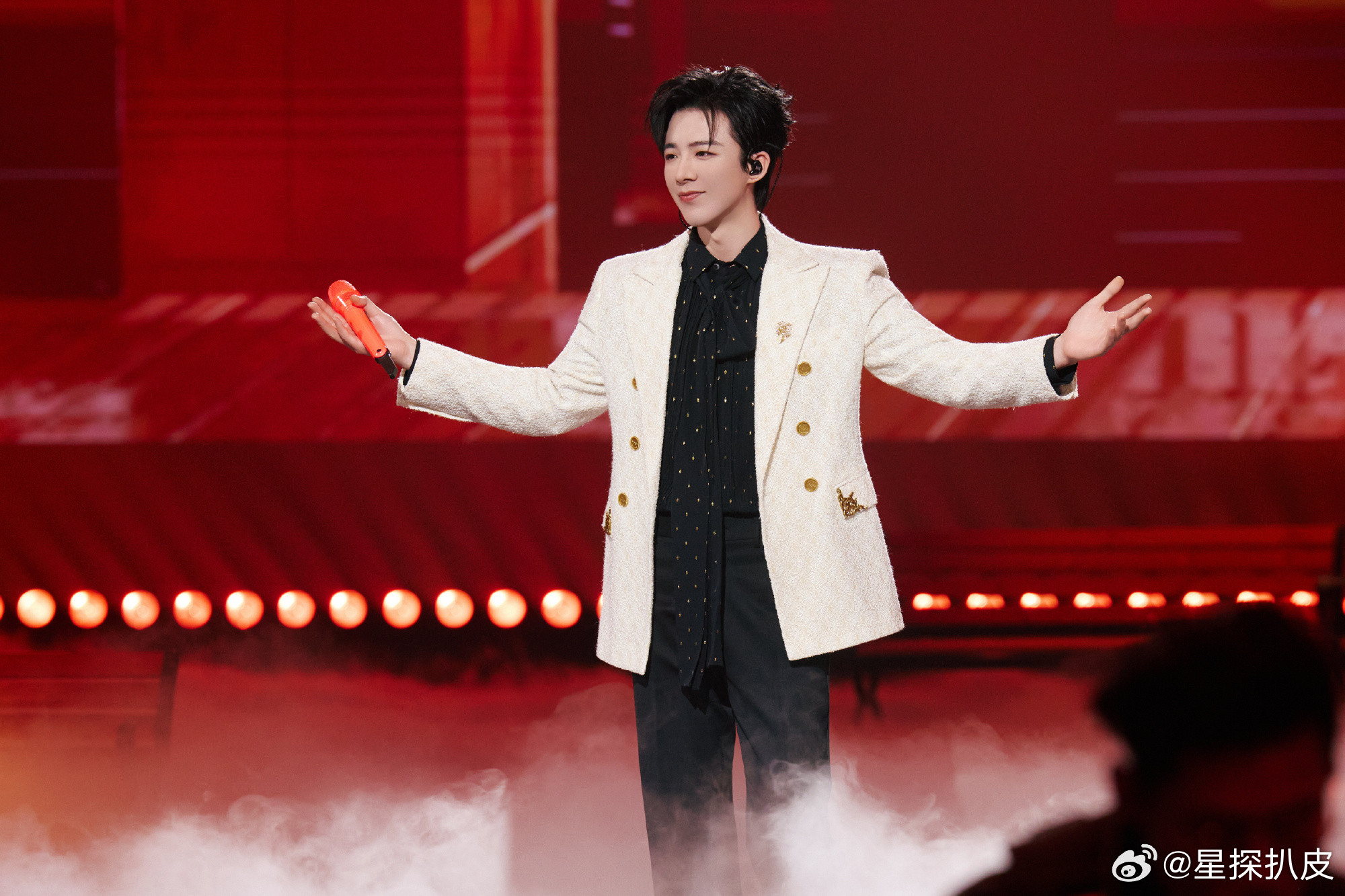 刘宇宁熬出来了刘宇宁每部剧都能涨点经验主播→歌手、歌手→演员、男二→男主、古偶→