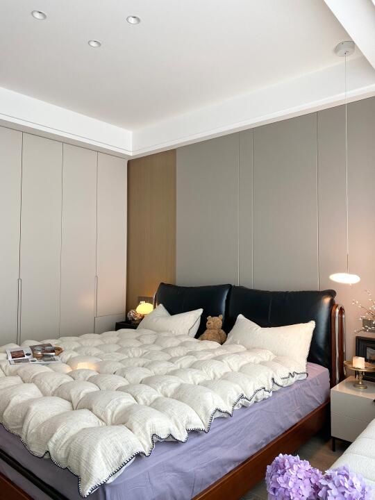 13m²卧室好好睡，搭配中古床🛏️氛围感拉满！