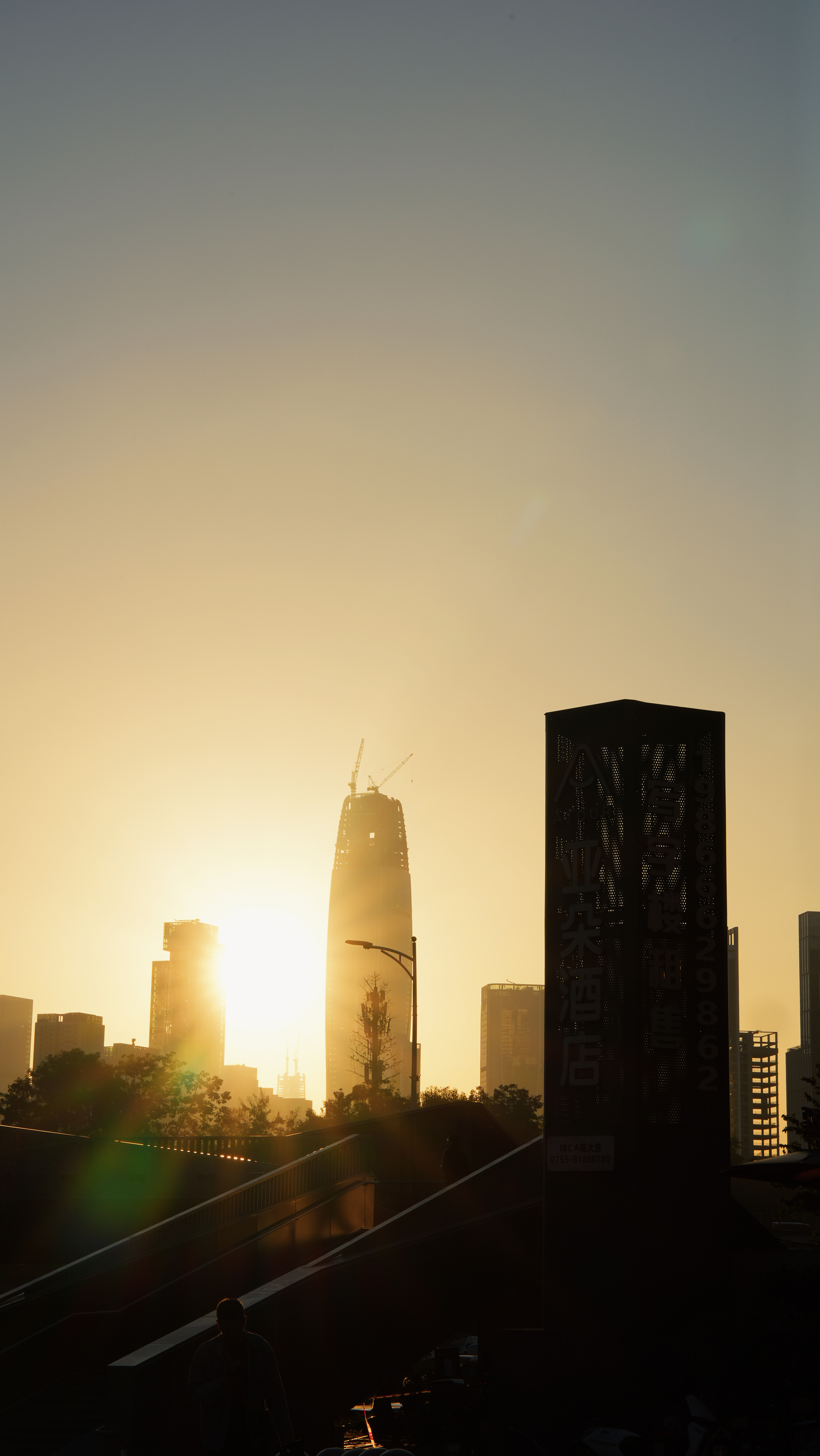 早啊，深圳最近的光线深圳