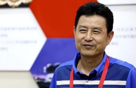 1992年陈忠和的第一任妻子因被卷入火车下不幸而亡，3年后，陈忠和娶小自己11岁