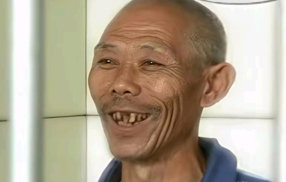 一个六十岁的老汉，杀了全村唯一不嫌弃还常年善待他的人：那个常给他送吃送喝的远房侄