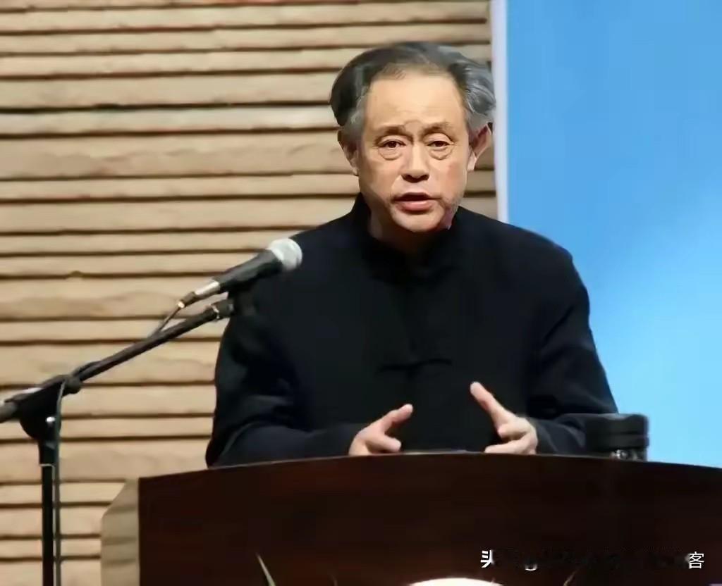 看完了徐湖平的通报，我半天没缓过神来。家里搜出37件来源不明的文物，5件还是