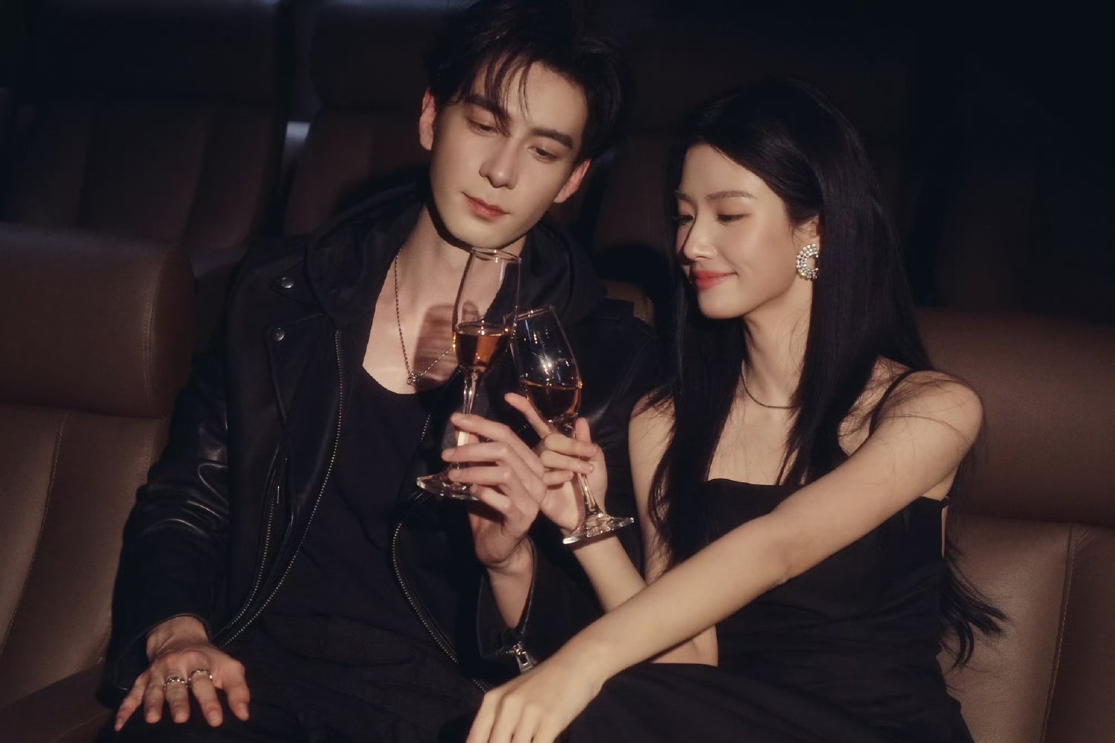 卢昱晓晒陈星旭代旭合照卢昱晓晒陈星旭代旭合照