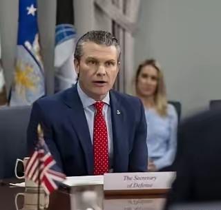 最近美国防长是真敢说啊，2026年开年就炸场，1月5日公然叫板中国，喊着“美国威