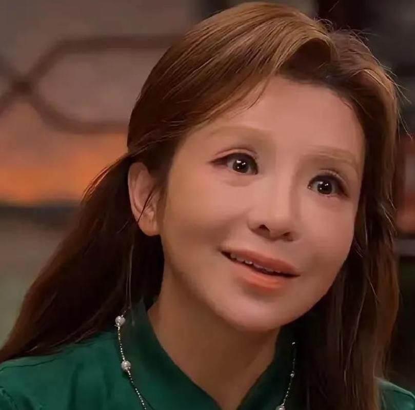 朱迅52岁那年，她妈卖了北京唯一一套房子，去加拿大投奔大儿子，临走前连一个拥抱都