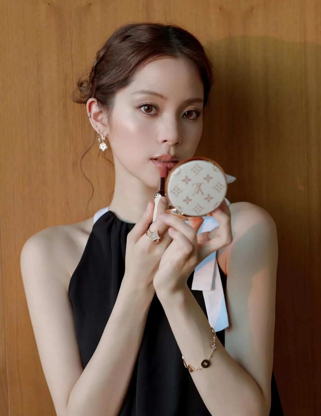 看得出她是公主👸🖤⋆᯽ૢ⁺˚*公主日记！！！欧阳娜娜