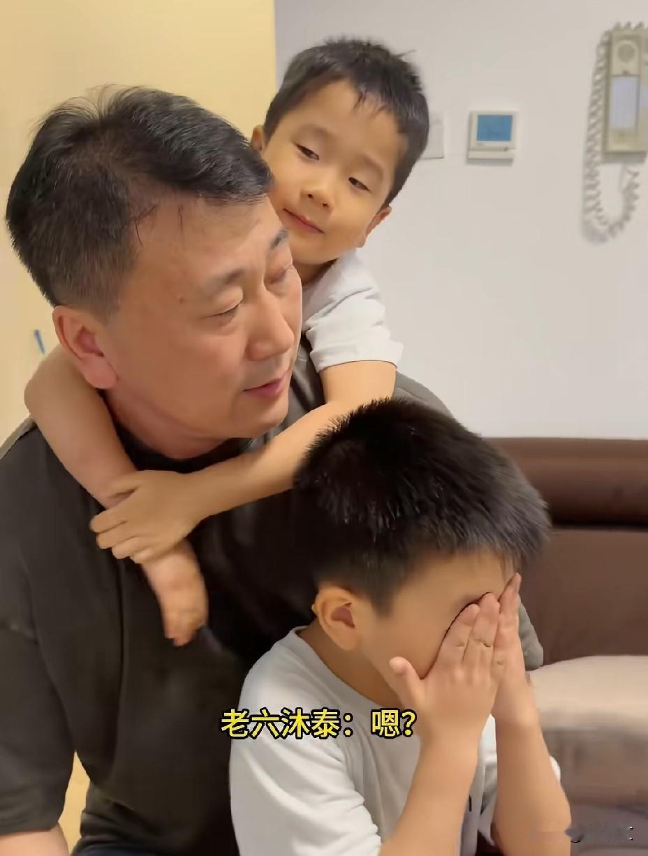 你没看错，都是他的孩子，七胞胎都是儿子，这是一位北京的父亲，妻子为他生了七个儿子
