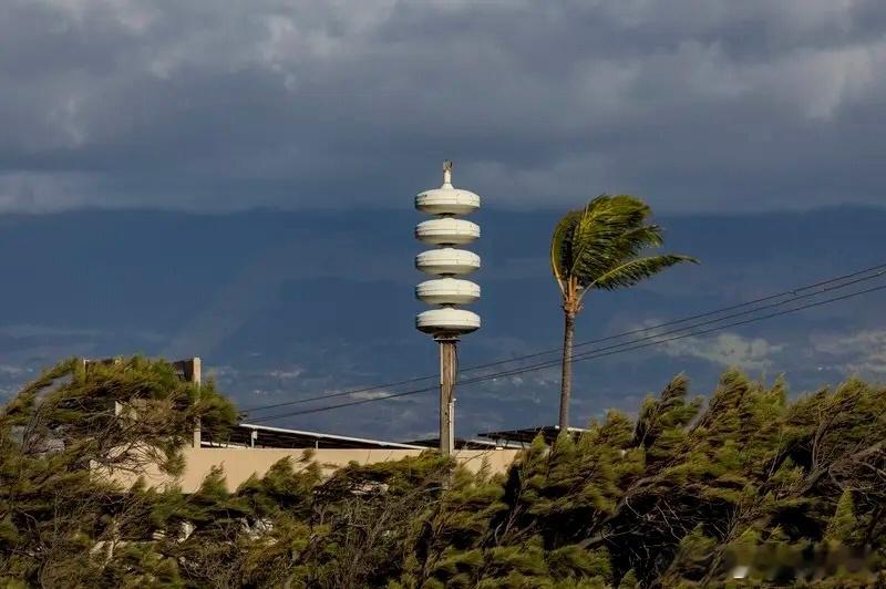 你能想象吗？夏威夷曾经竟是一个独立王国，还出过一位女王。硬是被美国人吞了，成为第