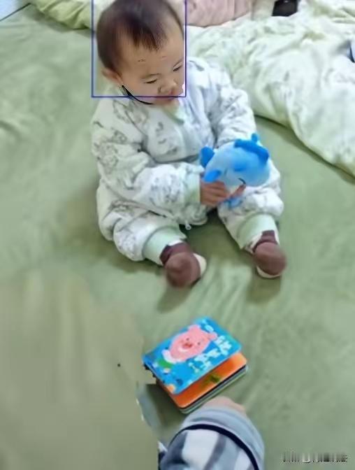 这么做过分了！内蒙古包头，一女子来母婴室给孩子喂奶，一抬头看见墙上的摄像头正对着