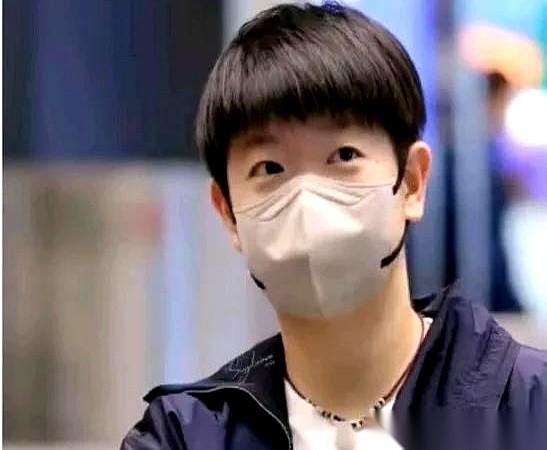 笑死，半夜鸡叫，说的就是这个吧。前两天还端着呢，说哎呀我们不搞饭圈那一套，票您