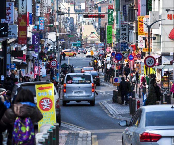 韩国主播：大部分人不喜欢中国人。中国主播的回答让他哑口无言，网友说：韩国人只是不
