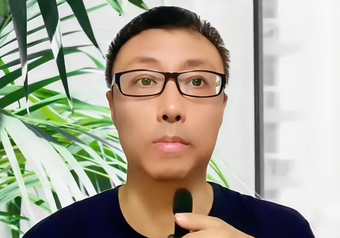知名博主“木春山谈天下”10月4日发出一个令人震惊的观点，“很多人认为迪拜航空劫