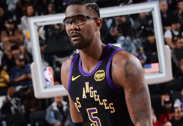 《TheAthletic》记者报道了湖人球员德安德烈-艾顿的交易流言情况。报