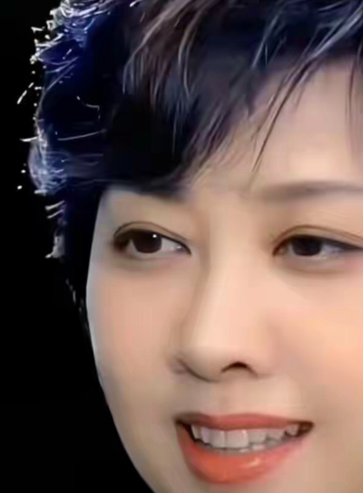 不愧是古典第一美人，这种气质和颜值无敌了，天生丽质，温柔和善，好迷人，估计没有人