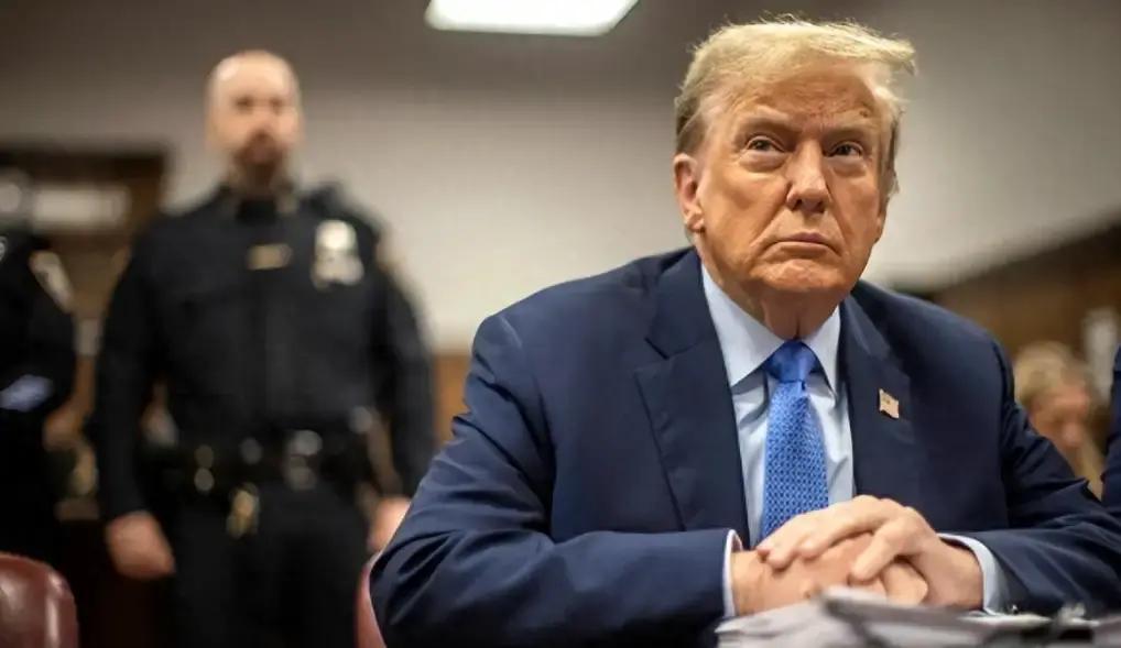 很多人以为台海的风险，只是军机绕岛。但真正让白宫头疼的，是咱们央行报表里一个