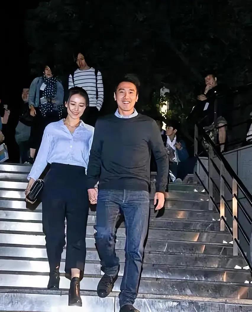 没想到赵又廷还是个情种！当初和高圆圆结婚时，被大家不看好，因为高圆圆比他大太多