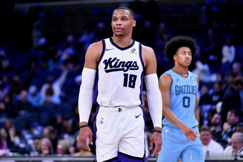 威少缔造一项队史纪录国王123-114击败灰熊，终结16连败。威斯布鲁克出战32