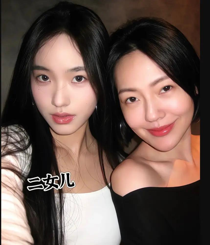 小S的两个女儿真是女大十八变。小时候，她们没少被人说“长得比妈妈丑”，毕竟那时还