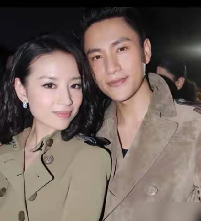 全网都在骂陈坤给董洁暖手。你以为是友情？错了，那是一场顶级玩家，对乌合之众的公开