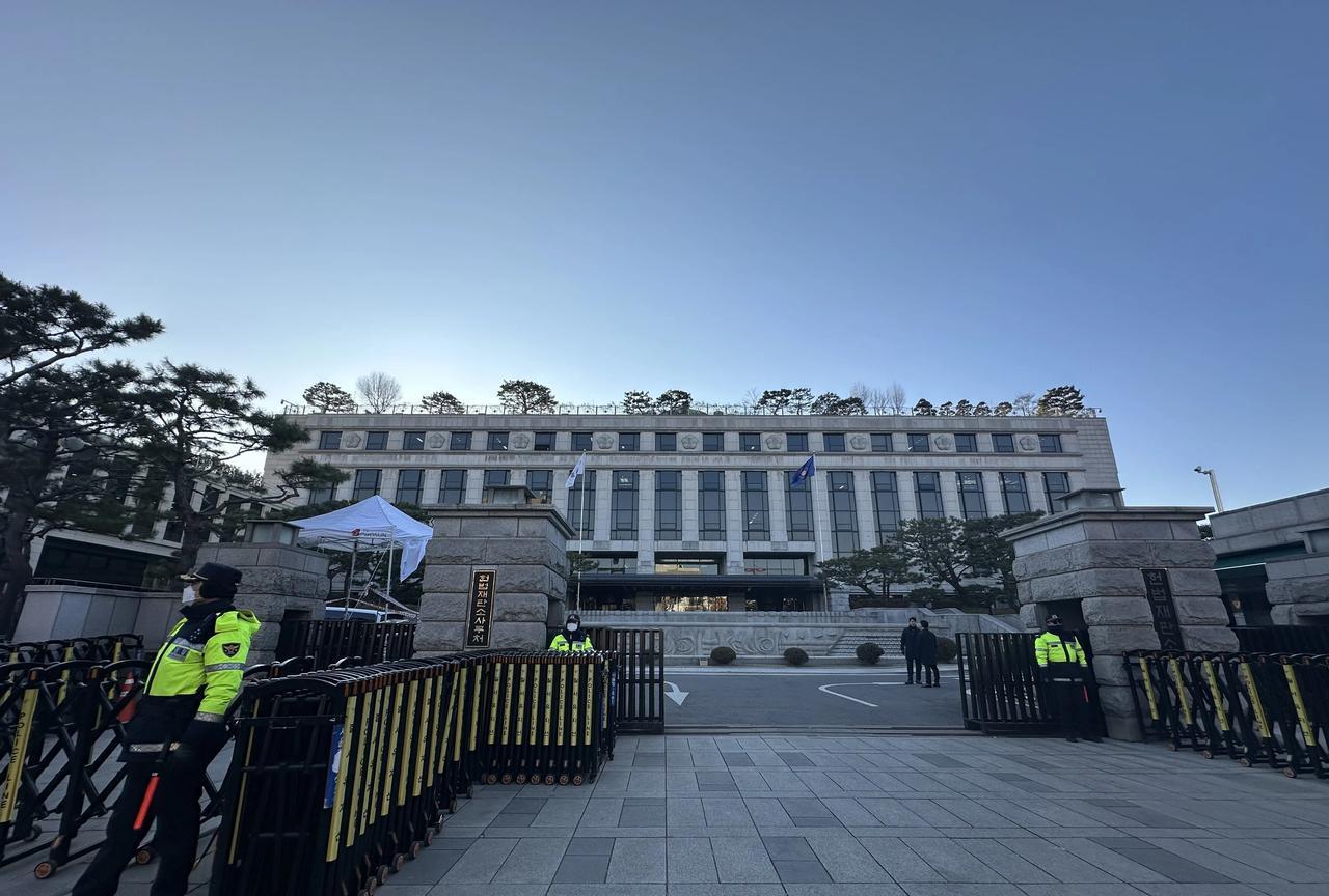 韩国宪法法院的态度或已明确2月3日，韩国宪法法院表示，代总统崔相穆不肯任命国会