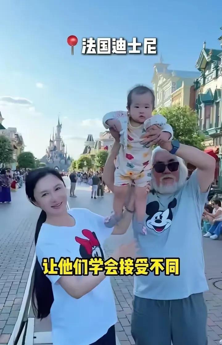 真是佩服张纪中老人，都74岁了，还来一场说走就走的欧洲旅行！两个人带着四个孩子