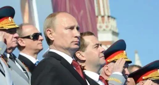 有人问，普京执政20年，俄罗斯到底有没有变强？咱看看数据就知道啦！2000年普京