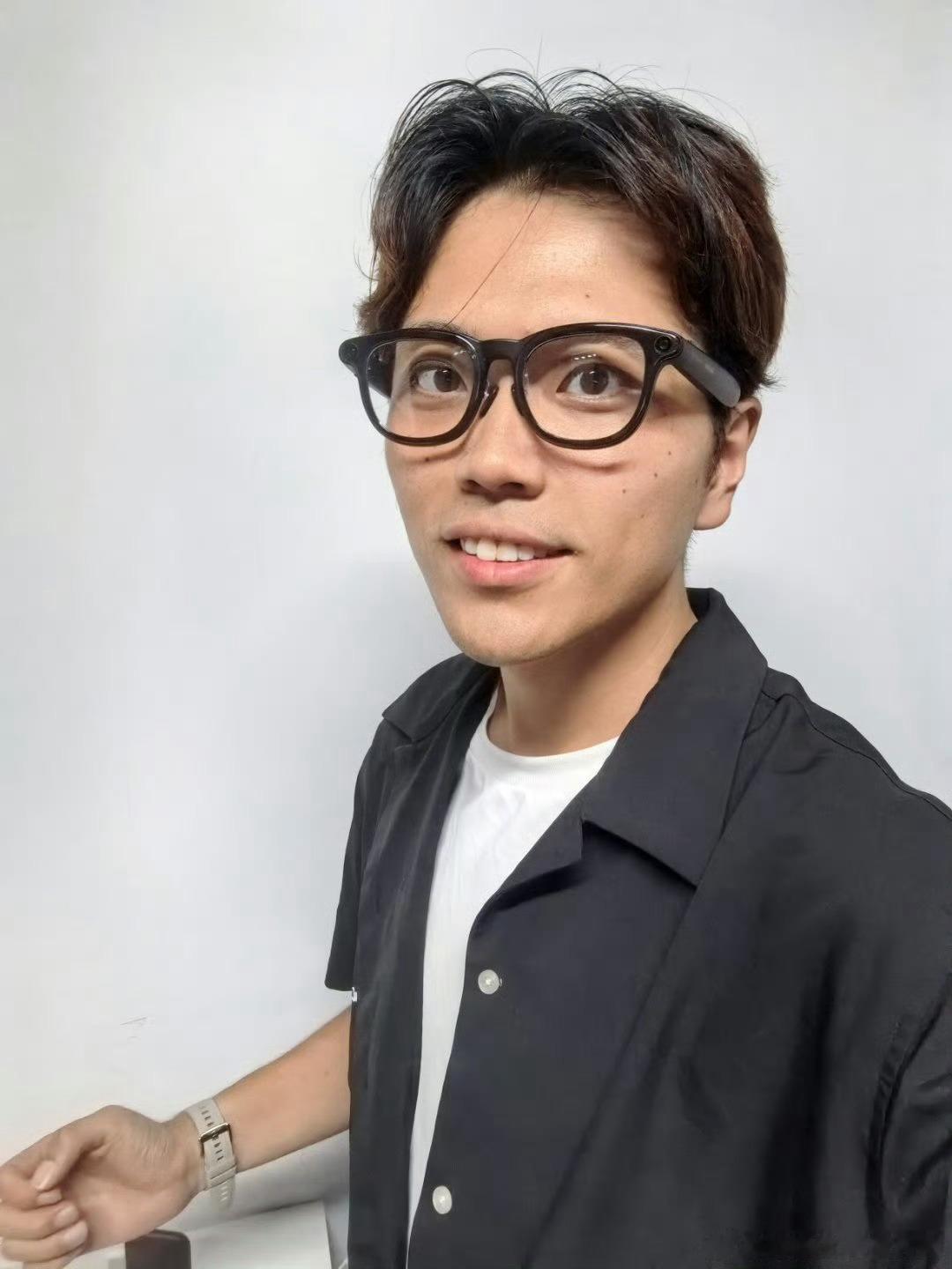 智能穿戴千亿级赛道爆发分享一组数据，2025年中国智能穿戴设备市场规模突破300