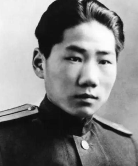 1990年，毛岸英牺牲已然四十周年，他的遗孀刘思齐向中央郑重反映了两件遗留旧事：