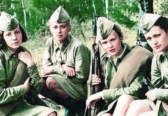 1945年，二战后苏联姑娘太多，不好找对象，政府想出个实在招儿，解决了大问题。