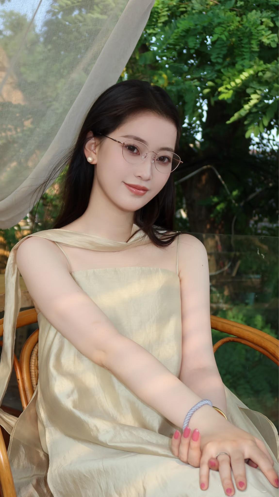 女生怎么穿搭会看上去很优雅