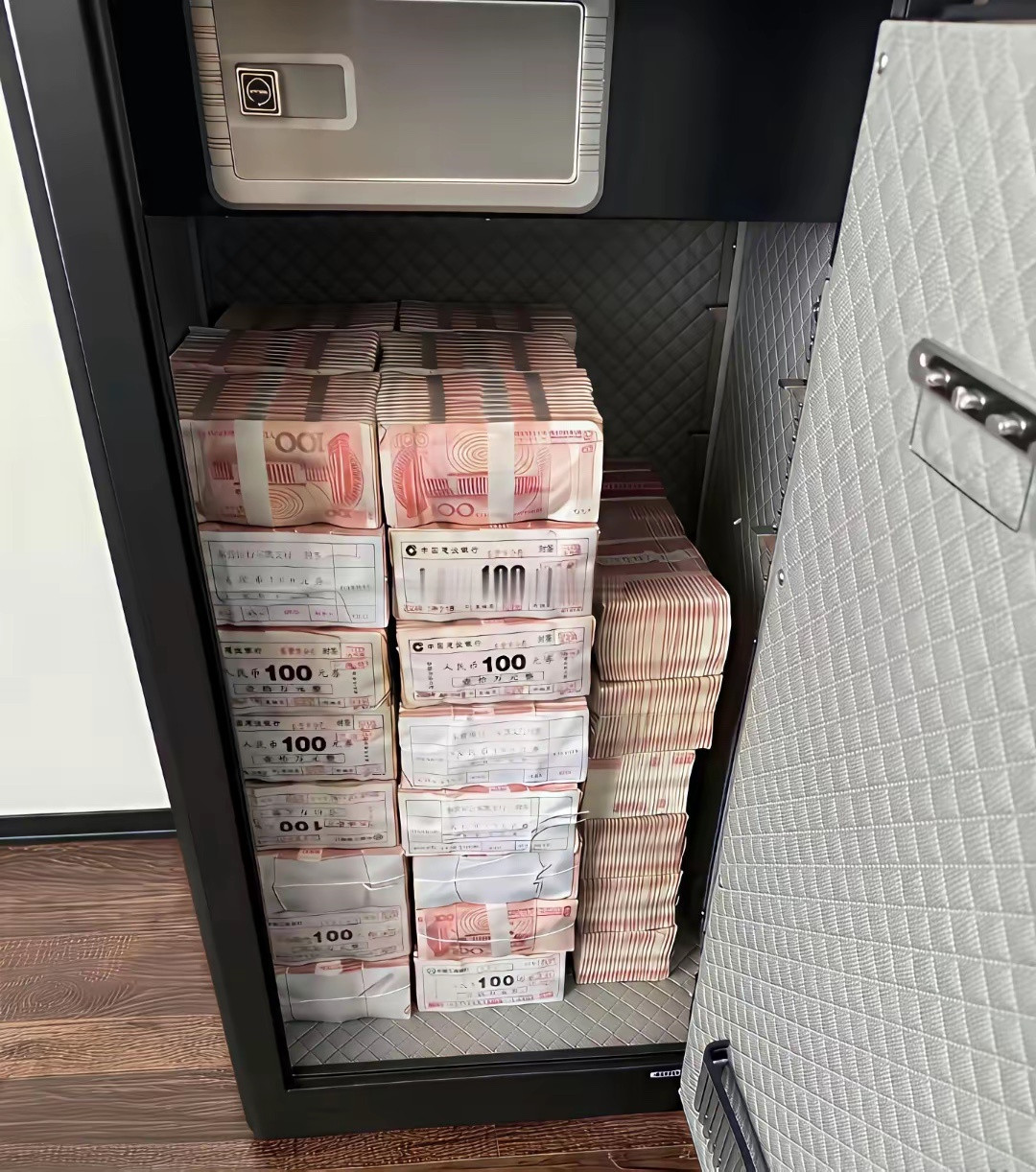 你们觉得这些钱，不上班的情况下，够不够两代人活？