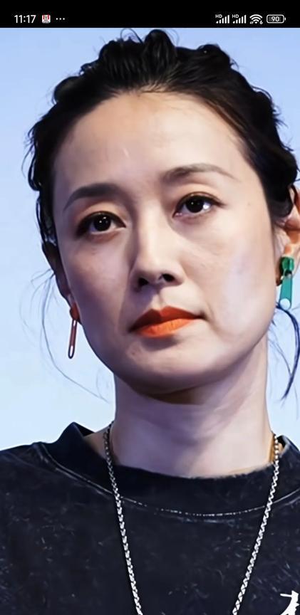 多么傲娇的上海妞。马伊琍看着也变凌厉了