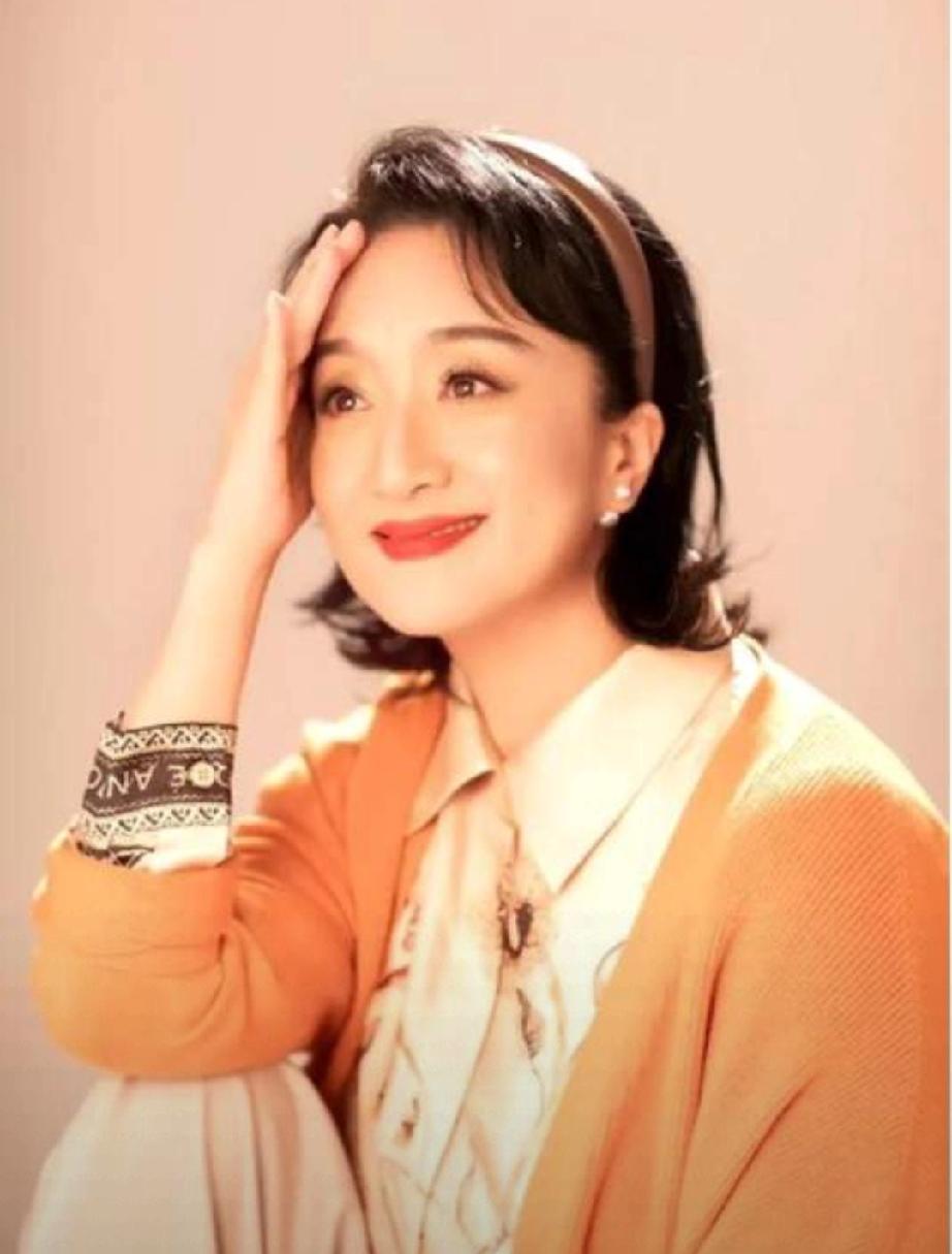 两夺金鹰奖老戏骨杨昆，晚年境遇令人唏嘘手握两座金鹰奖，塑造过无数