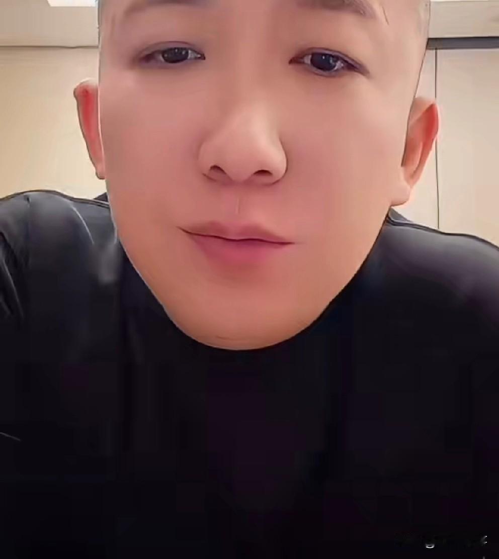 鹏gg向陌生男子吹捧T佑、巴扎黑！鹏gg听令前往锦州，