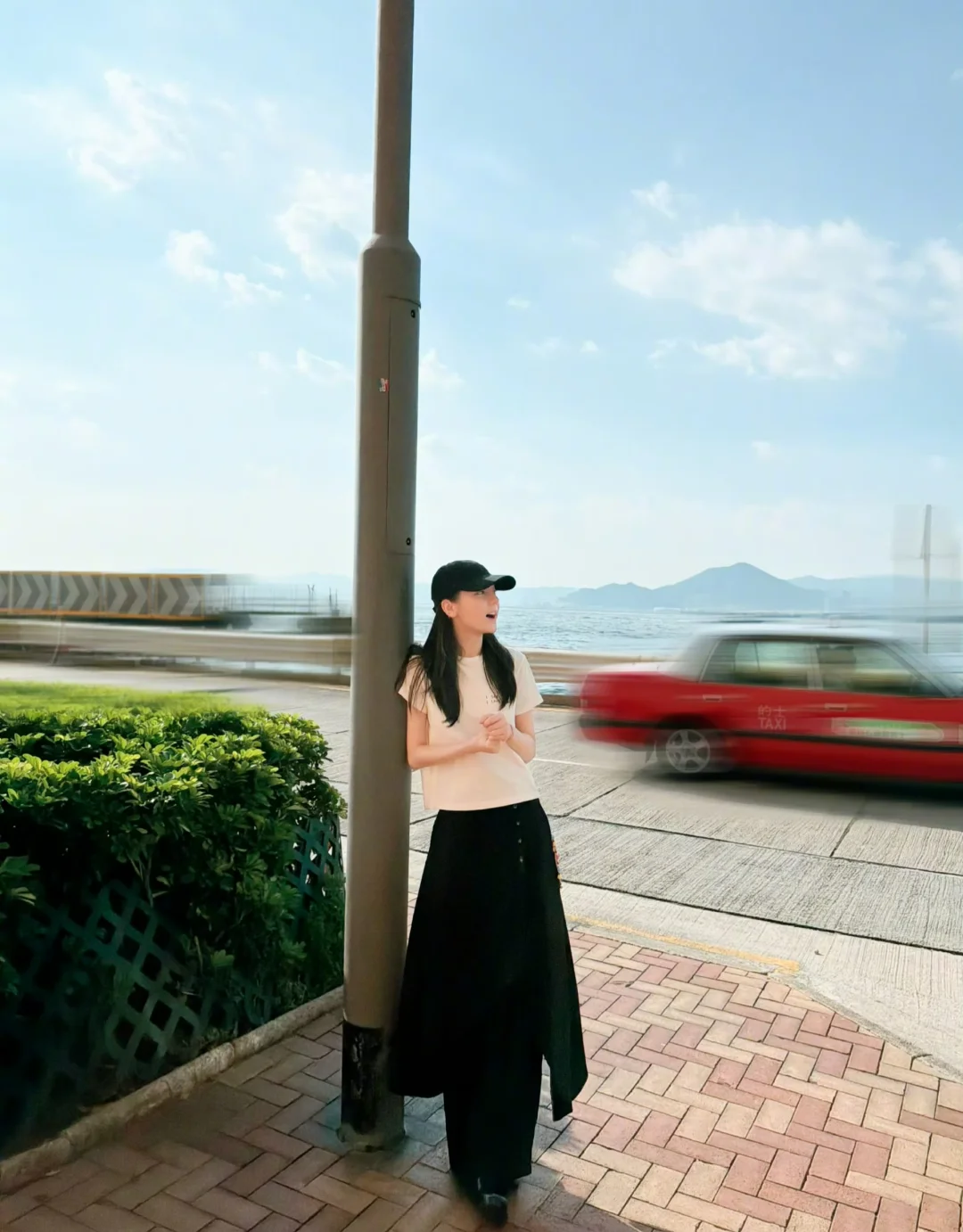 迪丽热巴给路人打码
