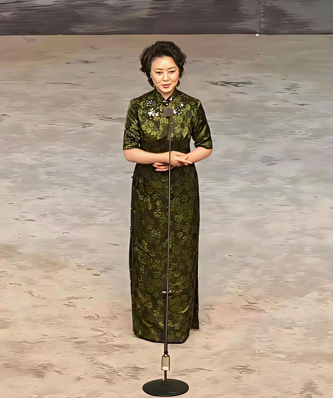 这摄影真是一门技术啊，看第一眼给我吓一跳，点开仔细看才看明白​​​