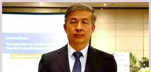专家雷语：向美国投降代价最小？当年中美贸易战打得火热，全